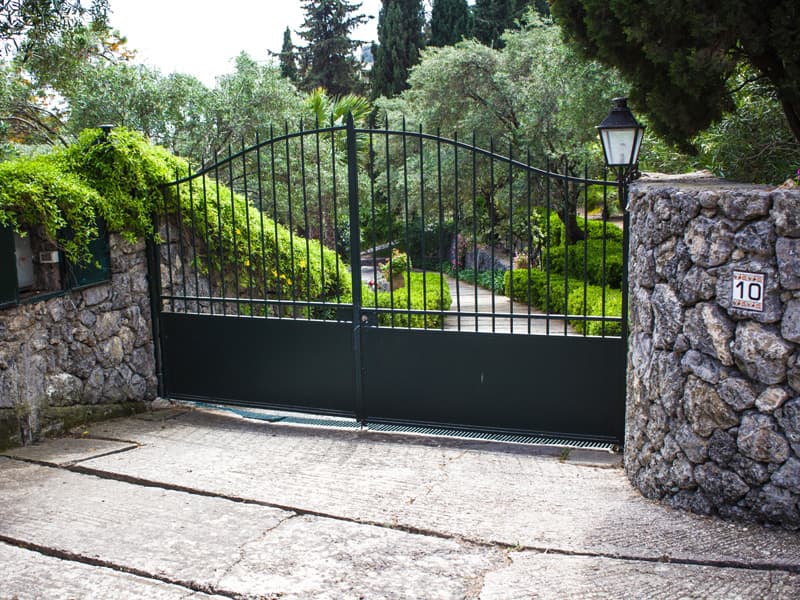 instalar puerta de garaje en Boiro